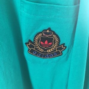 Vtg adidas  long sleeve pocket t shirt size large